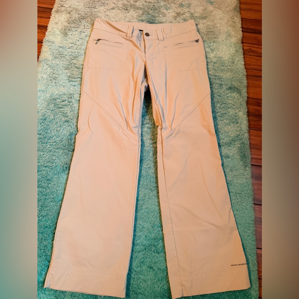 Women’s Columbia Mumbai Mover pants with Omni-Shield (10 short)